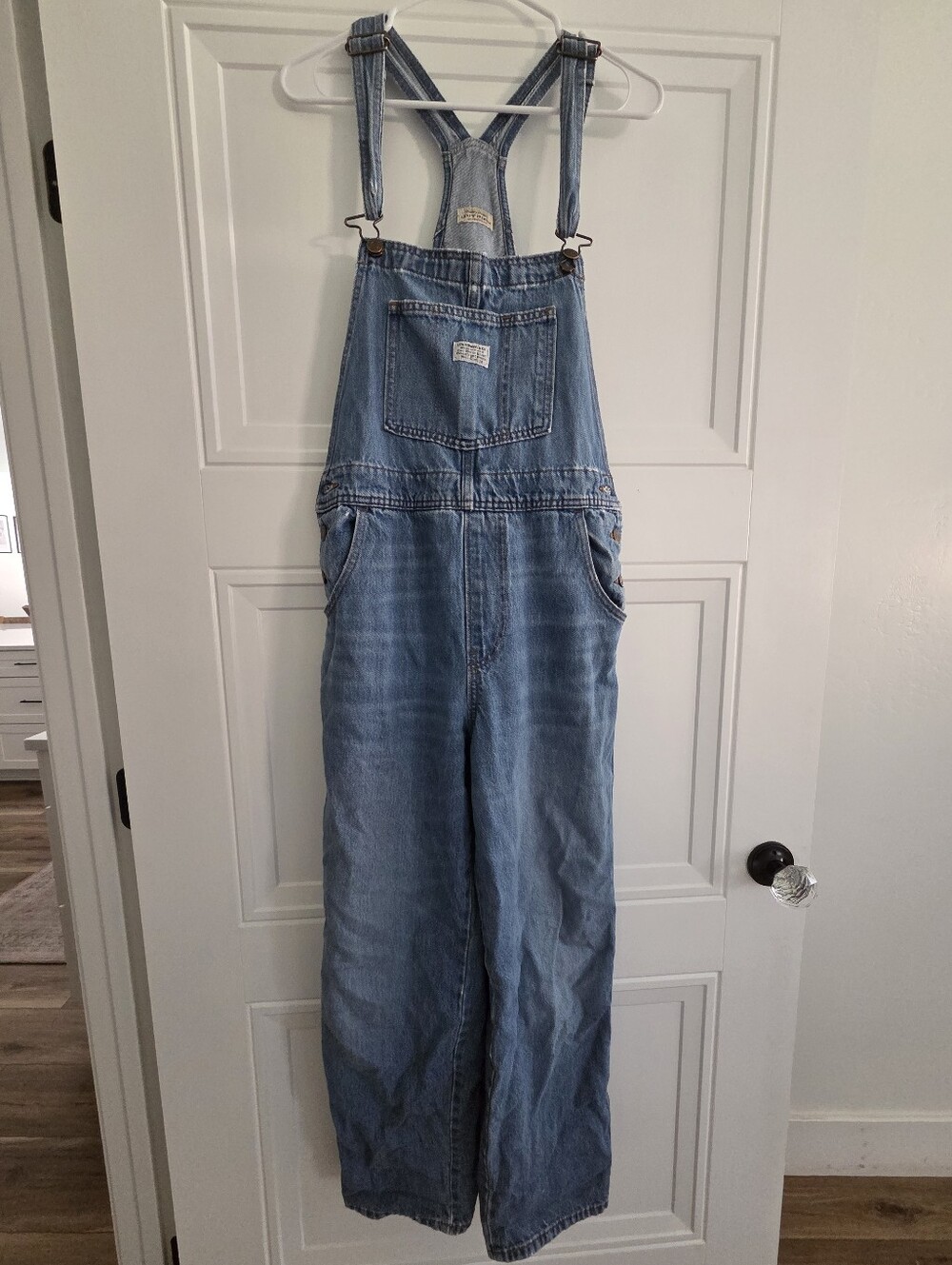Levi's Overalls Jeans - Classic Women's Bib Overalls